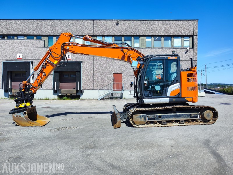2023 Hitachi ZX135US-7 m/Makin maskinstyring, Encon tilt, EC-Oil, 2532 t - Pelle: photos 1 2023 Hitachi ZX135US-7 m/Makin maskinstyring, Encon tilt, EC-Oil, 2532 t - Pelle: photos 1