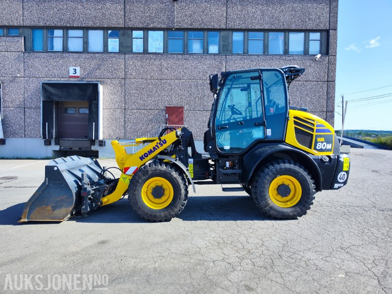 2023 Komatsu WA80M-8 Hjullaster med Skuff, V-plog og Hydrauliske pallgafler - Chargeuse sur pneus: photos 2 2023 Komatsu WA80M-8 Hjullaster med Skuff, V-plog og Hydrauliske pallgafler - Chargeuse sur pneus: photos 2