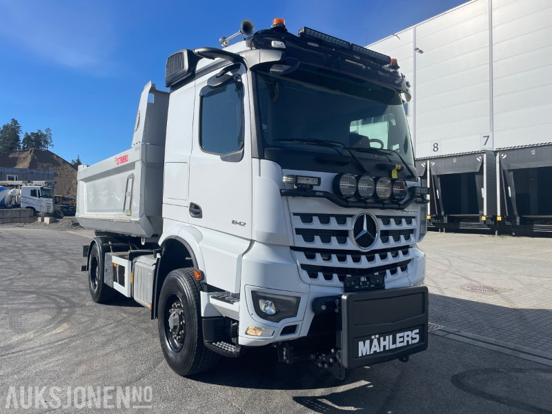 2024 Mercedes-Benz Arocs 1842 4x4 Kombibil m/brøyteopplegg – Kun 13 000 km - Som NY! - Camion benne: photos 1 2024 Mercedes-Benz Arocs 1842 4x4 Kombibil m/brøyteopplegg – Kun 13 000 km - Som NY! - Camion benne: photos 1