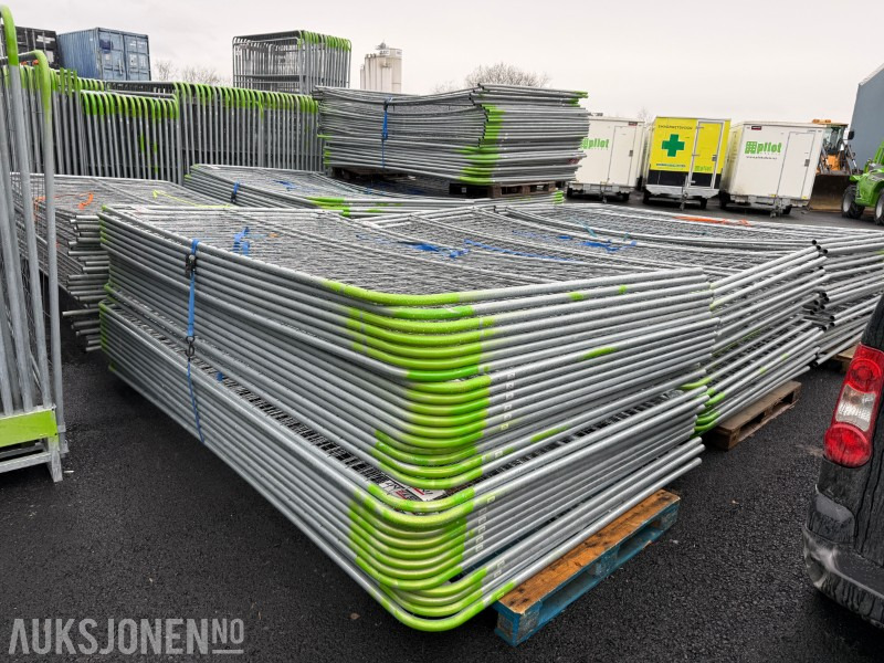 2025 Andre 1 palle (ca 30 stk) 2025 Instant byggegjerder – 3,5 x 2 meter – brukt under Ski-VM i Trondheim - Matériel de chantier: photos 1 2025 Andre 1 palle (ca 30 stk) 2025 Instant byggegjerder – 3,5 x 2 meter – brukt under Ski-VM i Trondheim - Matériel de chantier: photos 1