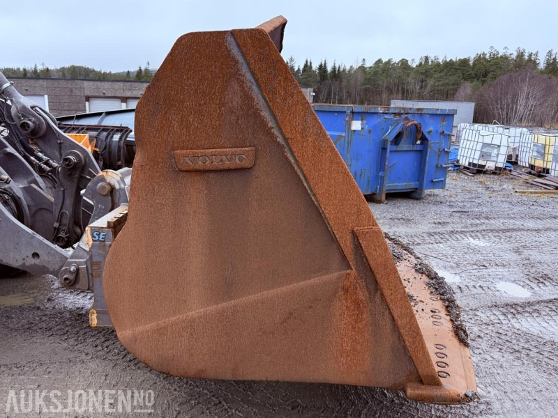2014 Volvo Skuffe m/Stor BM hurtigfeste og slitedel - Rep.objekt - Accessoire pour Engins de chantier: photos 4 2014 Volvo Skuffe m/Stor BM hurtigfeste og slitedel - Rep.objekt - Accessoire pour Engins de chantier: photos 4