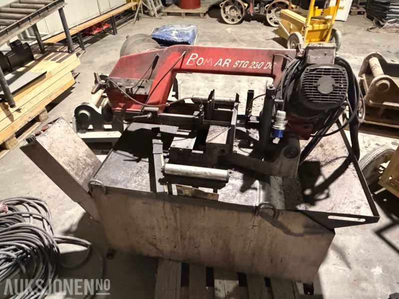 2015 Andre Bomar STG 250 D Metallbåndsag m/ Rullebord - Accessoire pour Engins de chantier: photos 5 2015 Andre Bomar STG 250 D Metallbåndsag m/ Rullebord - Accessoire pour Engins de chantier: photos 5