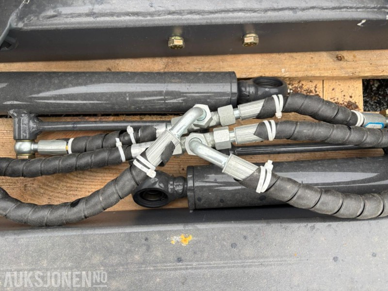 2024 Hydraulisk pallegaffel med A-ramme feste - Accessoire pour Engins de chantier: photos 4 2024 Hydraulisk pallegaffel med A-ramme feste - Accessoire pour Engins de chantier: photos 4