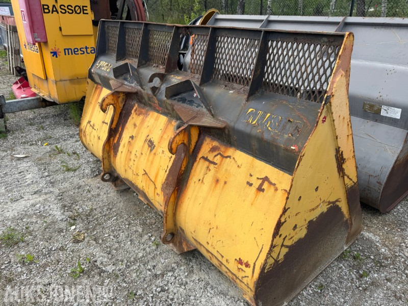 Gjerstad Hanomag hjullasterskuffe. - Accessoire pour Engins de chantier: photos 1 Gjerstad Hanomag hjullasterskuffe. - Accessoire pour Engins de chantier: photos 1