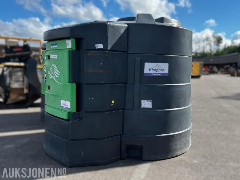 Kingspan 5000 L Dieseltank M/telleverk og slange - Accessoire pour Engins de chantier: photos 1 Kingspan 5000 L Dieseltank M/telleverk og slange - Accessoire pour Engins de chantier: photos 1