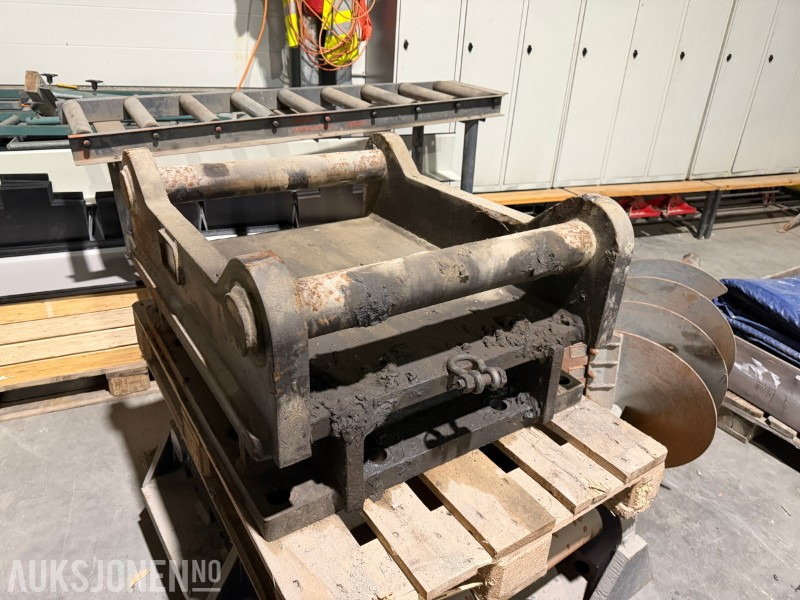 S90 grind / Adapterplate for gravemaskin - Accessoire pour Engins de chantier: photos 2 S90 grind / Adapterplate for gravemaskin - Accessoire pour Engins de chantier: photos 2