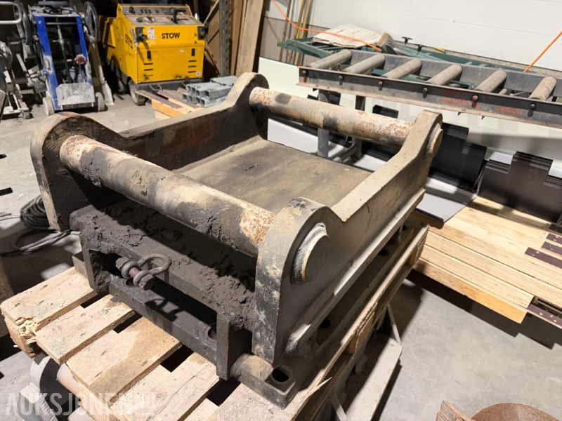 S90 grind / Adapterplate for gravemaskin - Accessoire pour Engins de chantier: photos 1 S90 grind / Adapterplate for gravemaskin - Accessoire pour Engins de chantier: photos 1