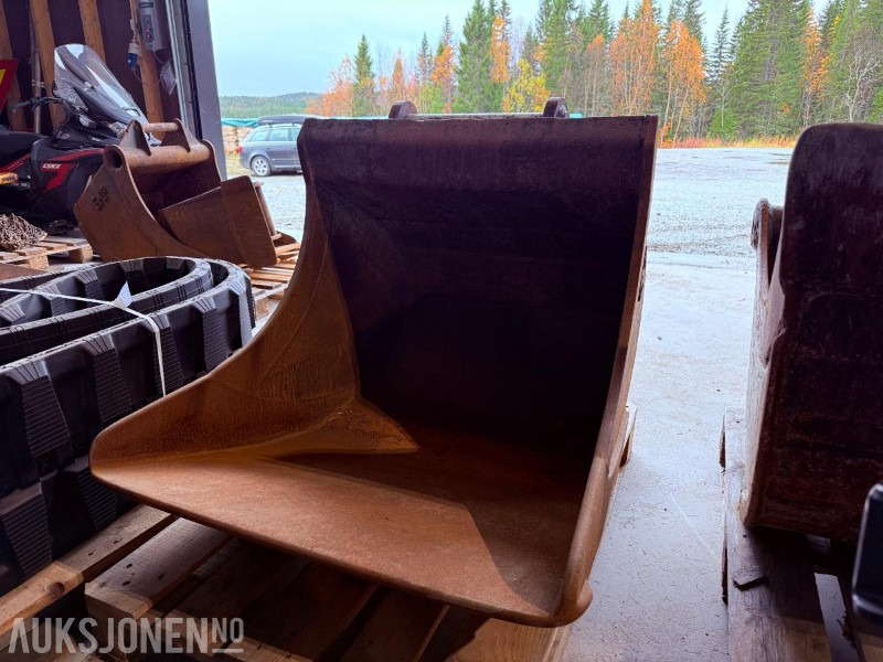 Skuffe 922 - S60 feste - Bredde 86 - Accessoire pour Engins de chantier: photos 1 Skuffe 922 - S60 feste - Bredde 86 - Accessoire pour Engins de chantier: photos 1