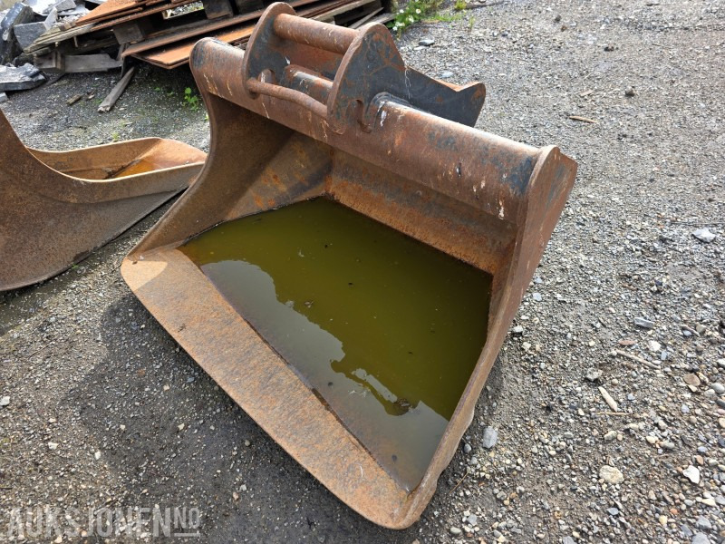 Steelwrist pusse skuffe - Accessoire pour Engins de chantier: photos 1 Steelwrist pusse skuffe - Accessoire pour Engins de chantier: photos 1