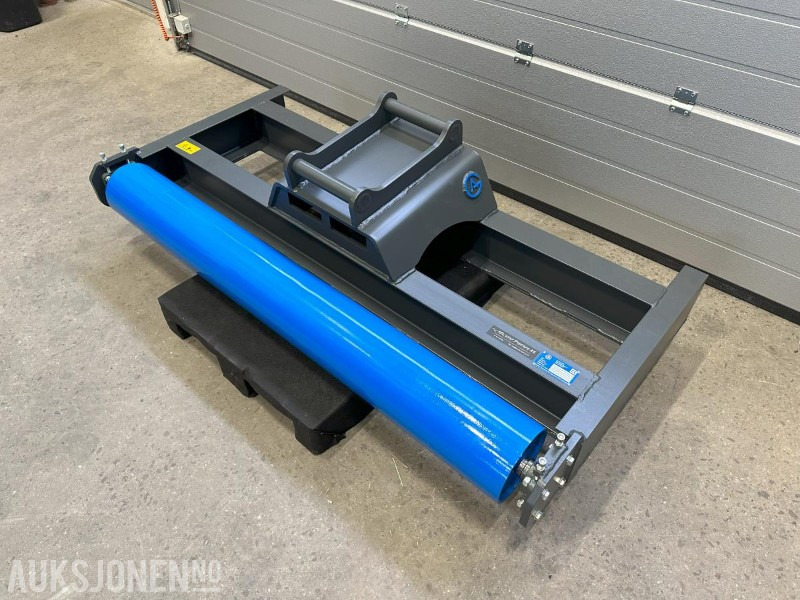 UBRUKT GA Avrettningsbjelke med rull S50, 2000mm Ø220mm - Accessoire pour Engins de chantier: photos 1 UBRUKT GA Avrettningsbjelke med rull S50, 2000mm Ø220mm - Accessoire pour Engins de chantier: photos 1