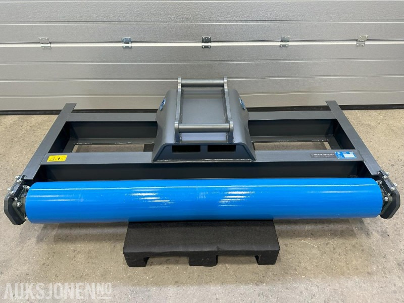 UBRUKT GA Avrettningsbjelke med rull S50, 2000mm Ø220mm - Accessoire pour Engins de chantier: photos 2 UBRUKT GA Avrettningsbjelke med rull S50, 2000mm Ø220mm - Accessoire pour Engins de chantier: photos 2