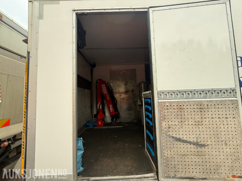 Serviceskap med Kran, baklem, verktøyskap, kompressor og lys - Camion: photos 5 Serviceskap med Kran, baklem, verktøyskap, kompressor og lys - Camion: photos 5