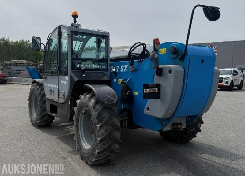 Genie GTH-4017 SX - Teleskoptruck - 4x4 med firehjulssving - Skuffe og pallegafler med hydraulisk bredding - Chariot télescopique: photos 3 Genie GTH-4017 SX - Teleskoptruck - 4x4 med firehjulssving - Skuffe og pallegafler med hydraulisk bredding - Chariot télescopique: photos 3