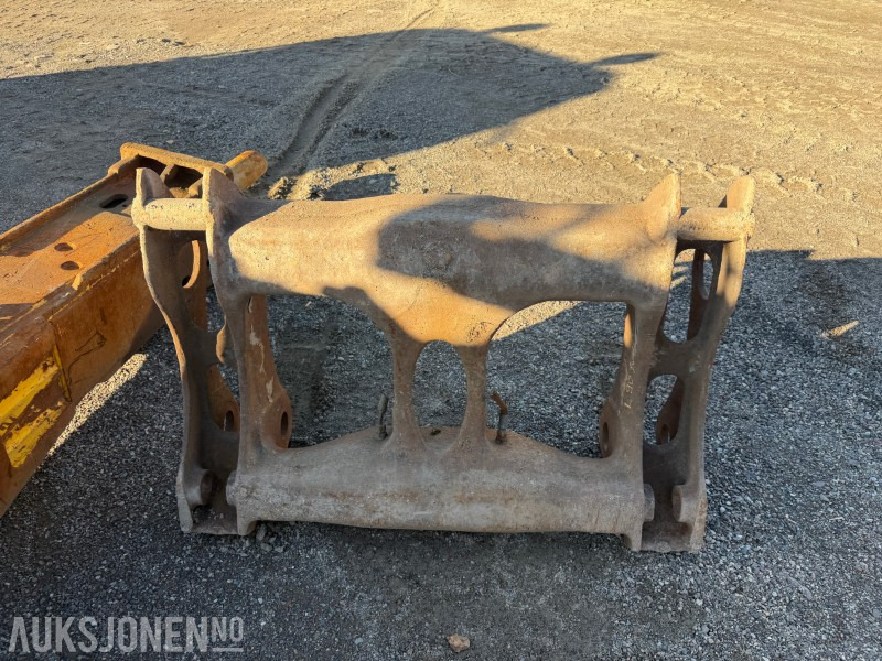 Hydraulisk Hurtigfeste til Volvo L90 - Matériel de chantier: photos 4 Hydraulisk Hurtigfeste til Volvo L90 - Matériel de chantier: photos 4