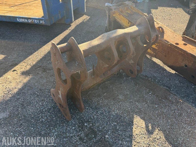 Hydraulisk Hurtigfeste til Volvo L90 - Matériel de chantier: photos 1 Hydraulisk Hurtigfeste til Volvo L90 - Matériel de chantier: photos 1