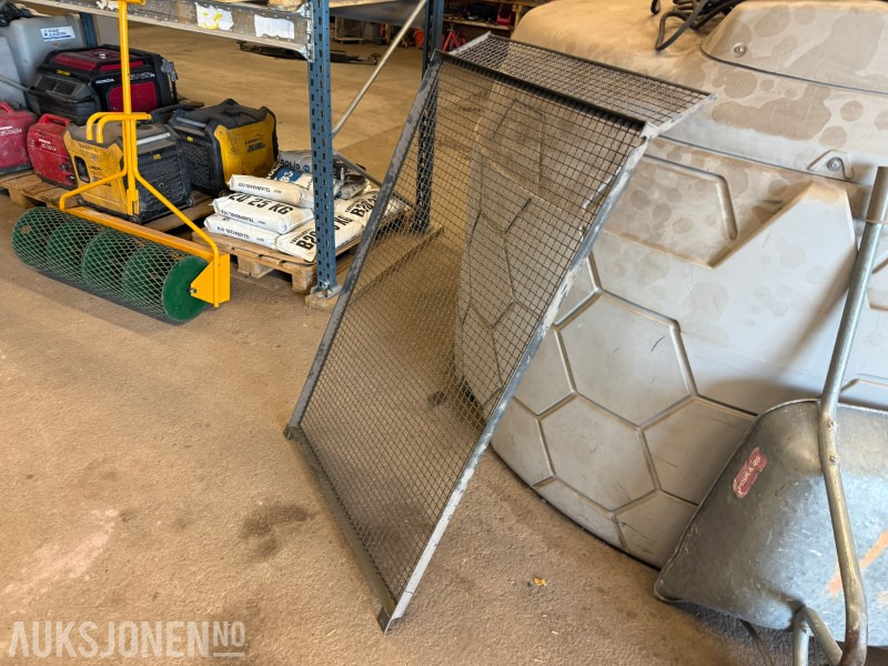 Kobelco Gitter til 8 tonns maskin - Matériel de chantier: photos 3 Kobelco Gitter til 8 tonns maskin - Matériel de chantier: photos 3