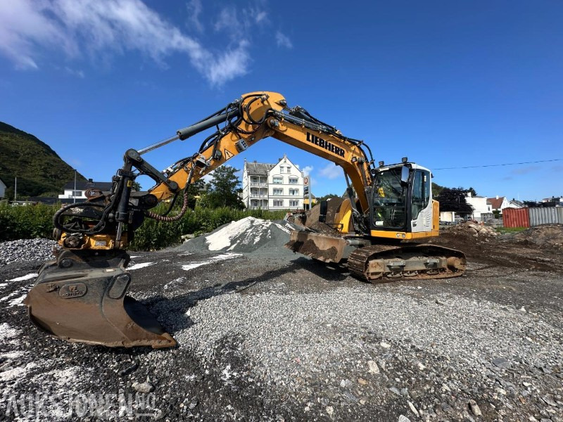 Liebherr R914 STD Compact Litronic Beltegraver - 2932 Timer - Sentralsmøring - Novatron 3D GPS - Kamera - 4 Skuffer - Pelle: photos 1 Liebherr R914 STD Compact Litronic Beltegraver - 2932 Timer - Sentralsmøring - Novatron 3D GPS - Kamera - 4 Skuffer - Pelle: photos 1