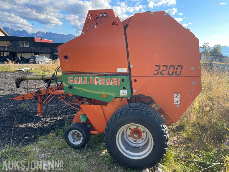 1999 Gallignani 3200 Rundballepresse selges som reparasjons objekt - Machine agricole: photos 4 1999 Gallignani 3200 Rundballepresse selges som reparasjons objekt - Machine agricole: photos 4