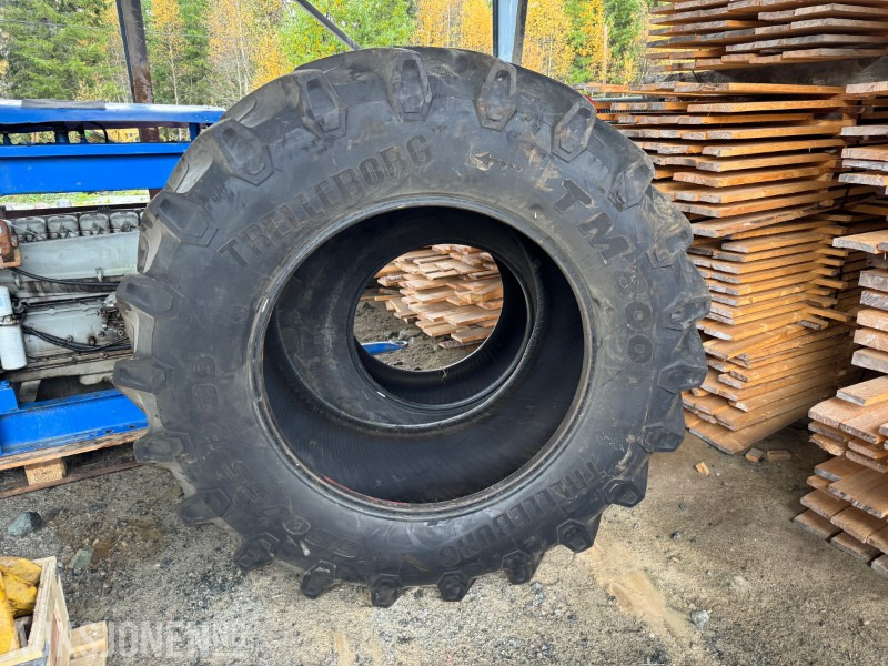 2 stk. traktordekk Trelleborg TM600 650/65 R38 og Firestone Performer 85 480/70 R30 - Machine agricole: photos 1 2 stk. traktordekk Trelleborg TM600 650/65 R38 og Firestone Performer 85 480/70 R30 - Machine agricole: photos 1