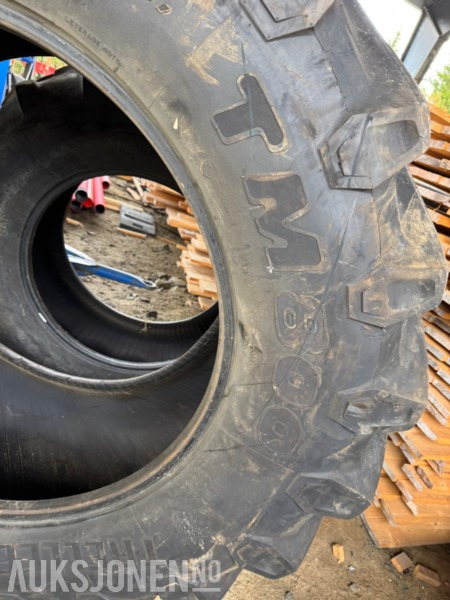 2 stk. traktordekk Trelleborg TM600 650/65 R38 og Firestone Performer 85 480/70 R30 - Machine agricole: photos 3 2 stk. traktordekk Trelleborg TM600 650/65 R38 og Firestone Performer 85 480/70 R30 - Machine agricole: photos 3