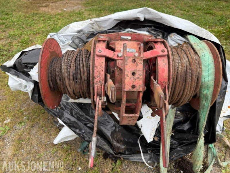 Igland 3,5 T. vinsj - Machine agricole: photos 2 Igland 3,5 T. vinsj - Machine agricole: photos 2