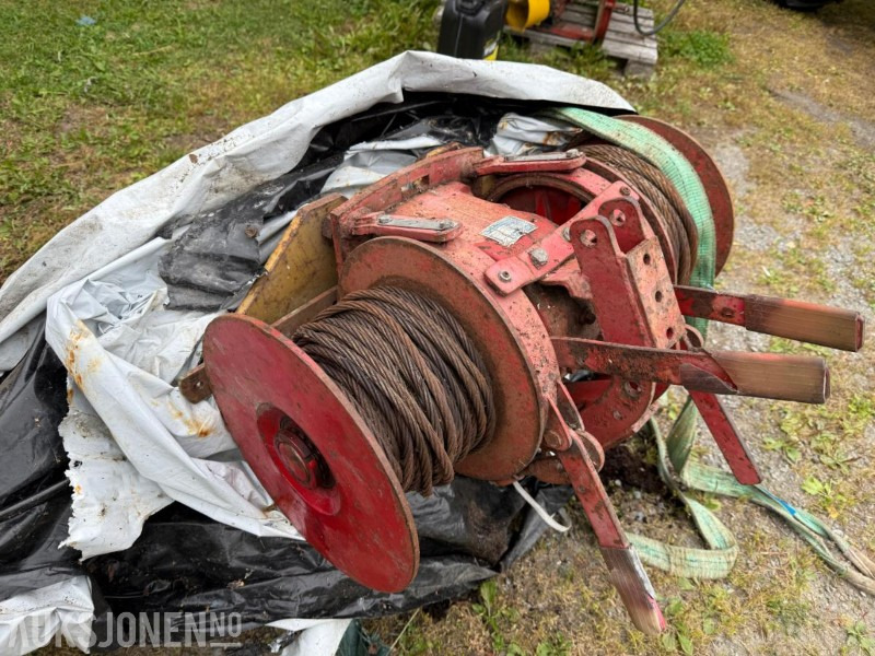 Igland 3,5 T. vinsj - Machine agricole: photos 3 Igland 3,5 T. vinsj - Machine agricole: photos 3