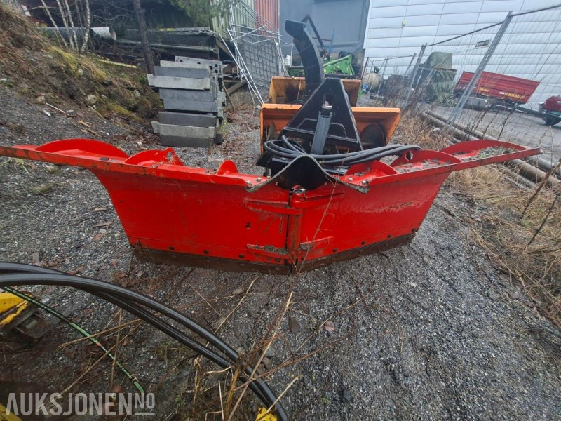 Igland SP180 hydraulisk V-plog - Machine agricole: photos 1 Igland SP180 hydraulisk V-plog - Machine agricole: photos 1