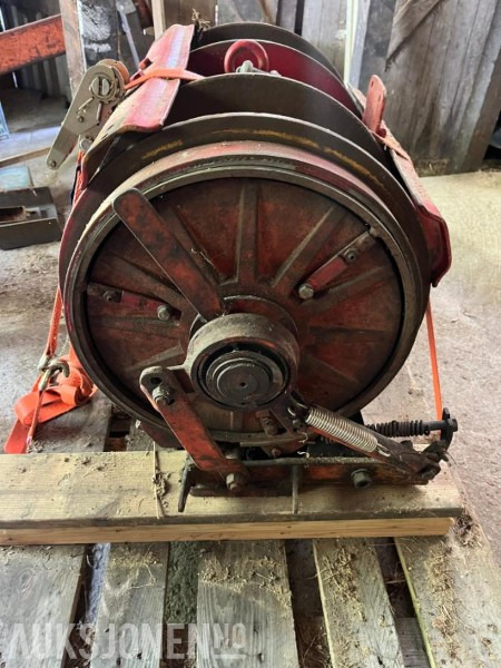 Igland vinsjpakke - 8000 og 4002 - Machine agricole: photos 3 Igland vinsjpakke - 8000 og 4002 - Machine agricole: photos 3