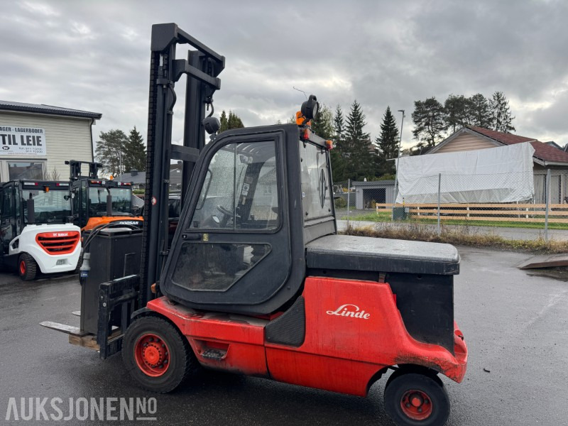 2006 Linde E48P motvekttruck med 4610 kg løftekapasitet - Matériel de manutention: photos 5 2006 Linde E48P motvekttruck med 4610 kg løftekapasitet - Matériel de manutention: photos 5