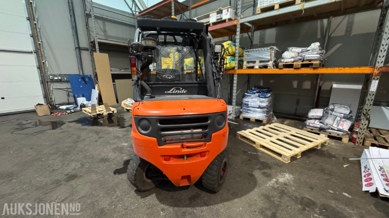2010 Linde H25D truck - 30kW - 8337 timer - Aircondition - Setevarme - Matériel de manutention: photos 2 2010 Linde H25D truck - 30kW - 8337 timer - Aircondition - Setevarme - Matériel de manutention: photos 2