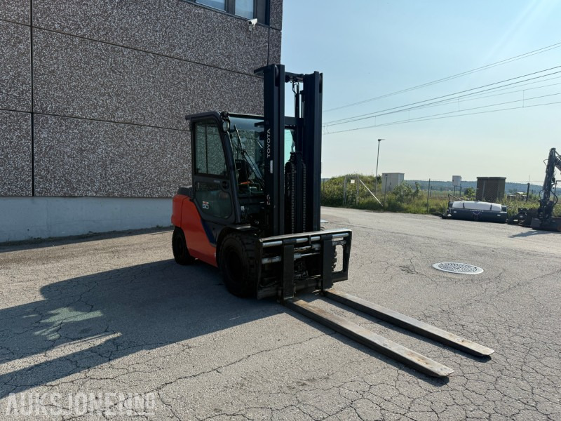 2019 Toyota 40-8FD45N Dieselmotvektstruck - KUN 1120 timer - Matériel de manutention: photos 3 2019 Toyota 40-8FD45N Dieselmotvektstruck - KUN 1120 timer - Matériel de manutention: photos 3