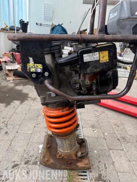 Mikasa MT-72Fw - Stamper - Compacteur: photos 1 Mikasa MT-72Fw - Stamper - Compacteur: photos 1