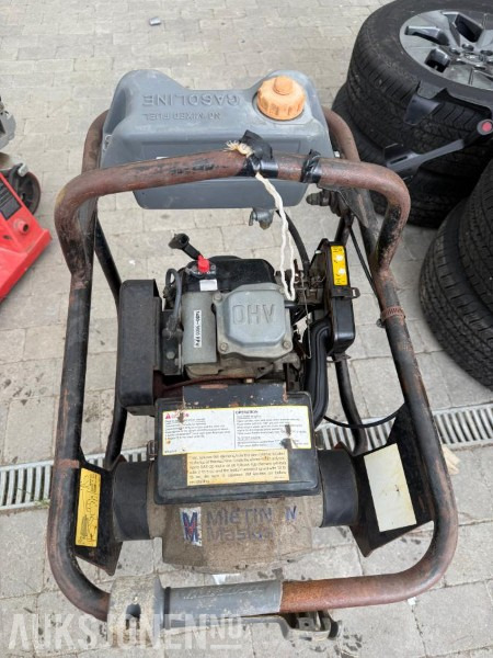 Mikasa MT-72Fw - Stamper - Compacteur: photos 3 Mikasa MT-72Fw - Stamper - Compacteur: photos 3