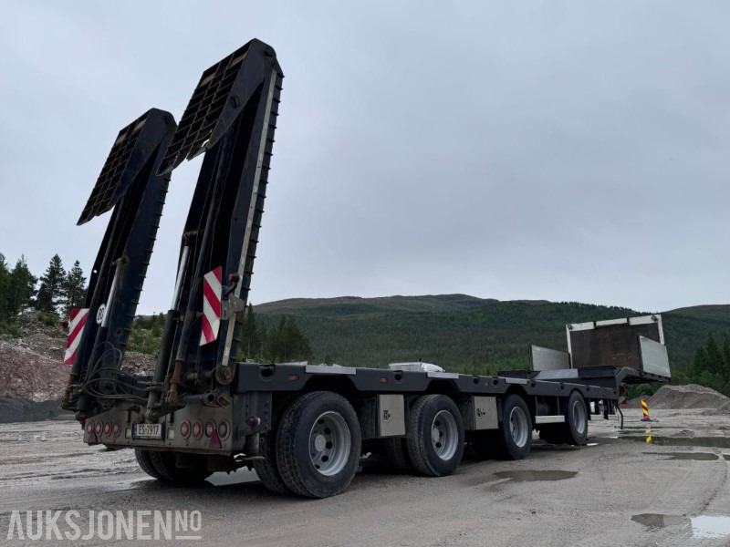 2019 Carnehl CSTV 40-60 - 4 akslet maskinsemi - Manuelt uttrekk - Hydraulisk bredding - Støttelabber bak - Fjernstyring - Remorque: photos 4 2019 Carnehl CSTV 40-60 - 4 akslet maskinsemi - Manuelt uttrekk - Hydraulisk bredding - Støttelabber bak - Fjernstyring - Remorque: photos 4