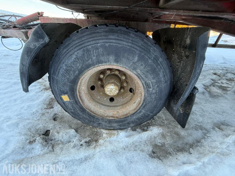 Remorque BRIAB Modell SB3PN-26-75 3 akslet maskintralle: photos 11 Remorque BRIAB Modell SB3PN-26-75 3 akslet maskintralle: photos 11