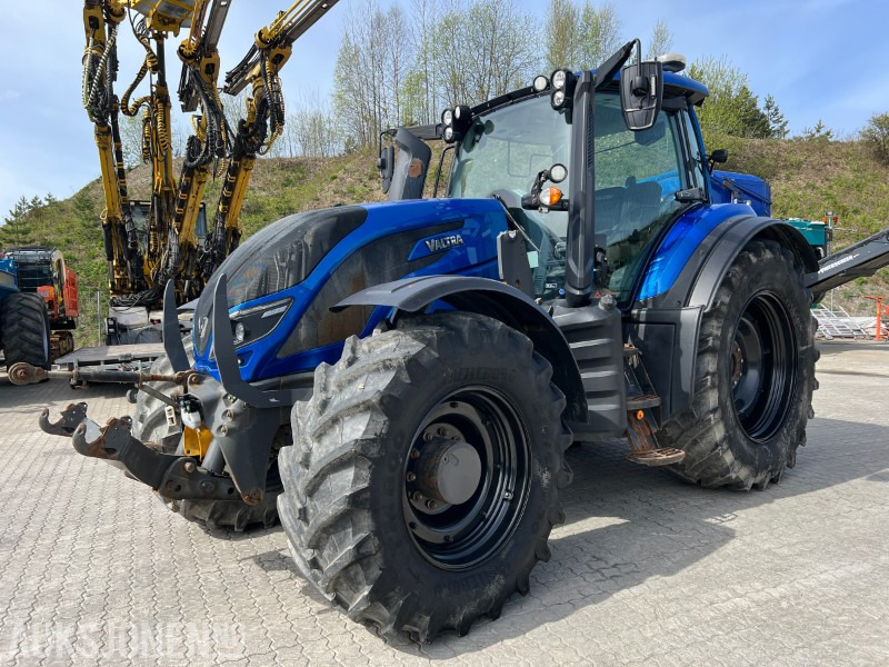 Valtra T234 m/fronthydraulikk,pto og brøytefeste - Tracteur agricole: photos 2 Valtra T234 m/fronthydraulikk,pto og brøytefeste - Tracteur agricole: photos 2