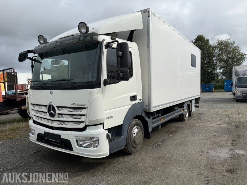 2014 Mercedes-Benz Atego 823L Servicebil - 240 673km - Véhicule de voirie/ Spécial: photos 1 2014 Mercedes-Benz Atego 823L Servicebil - 240 673km - Véhicule de voirie/ Spécial: photos 1