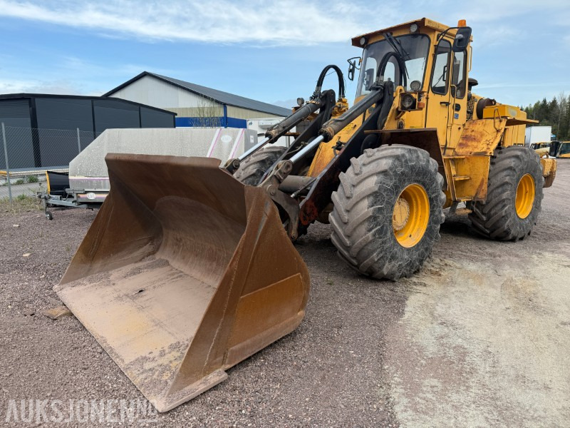 Volvo L120 Hjullaster - 4x4 - Gjerstad 2900L skuff - Nylig byttet dekk - Vekt montert - Chargeuse sur pneus: photos 2 Volvo L120 Hjullaster - 4x4 - Gjerstad 2900L skuff - Nylig byttet dekk - Vekt montert - Chargeuse sur pneus: photos 2