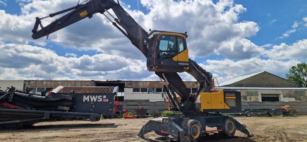 Volvo EW 240 E MH - Pelle de manutention: photos 1 Volvo EW 240 E MH - Pelle de manutention: photos 1