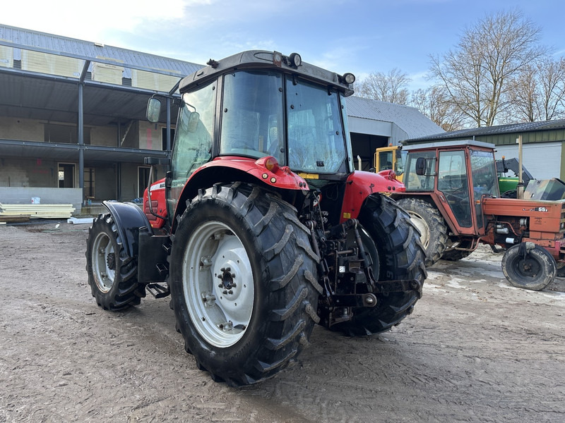 Massey Ferguson 5445 - Tracteur agricole: photos 3 Massey Ferguson 5445 - Tracteur agricole: photos 3