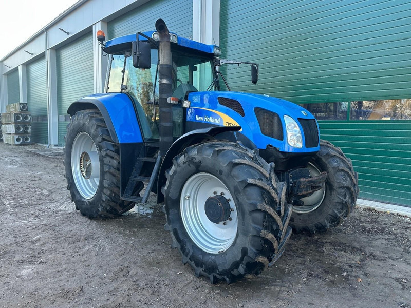 New Holland TVT 195 Dutch registration - Tracteur agricole: photos 2 New Holland TVT 195 Dutch registration - Tracteur agricole: photos 2