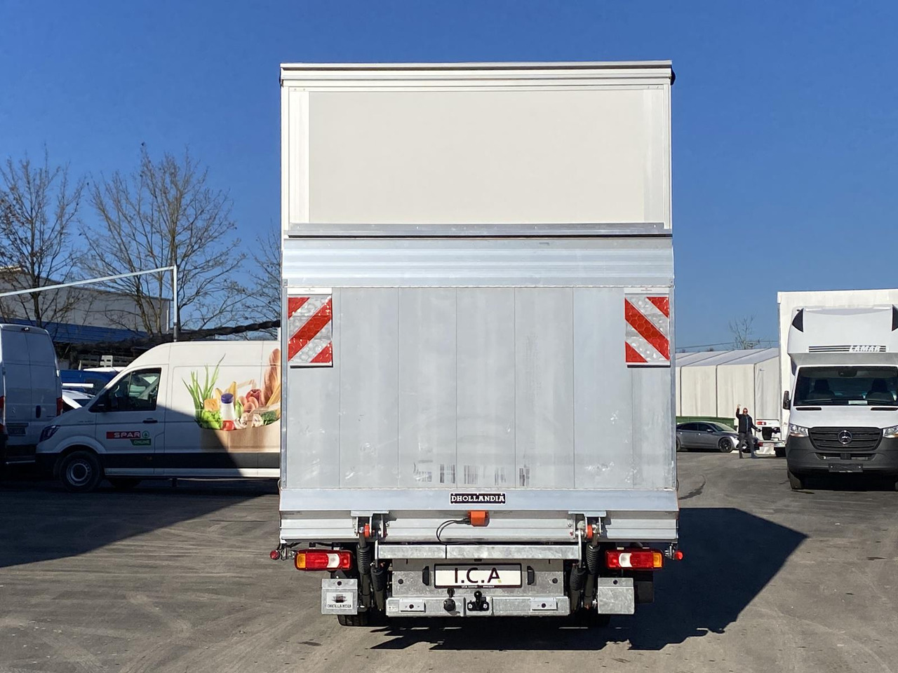 Véhicule utilitaire plateau baché neuf IVECO DAILY 35S18HP  D30C | PRITSCHE PLANE + SCHLAFKABINE + LADERAMPE: photos 22
