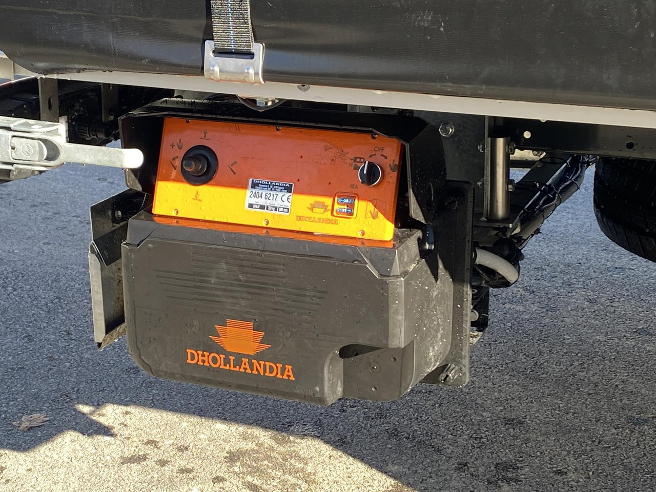 Véhicule utilitaire plateau baché neuf IVECO DAILY 35S18HP  D30C | PRITSCHE PLANE + SCHLAFKABINE + LADERAMPE: photos 28