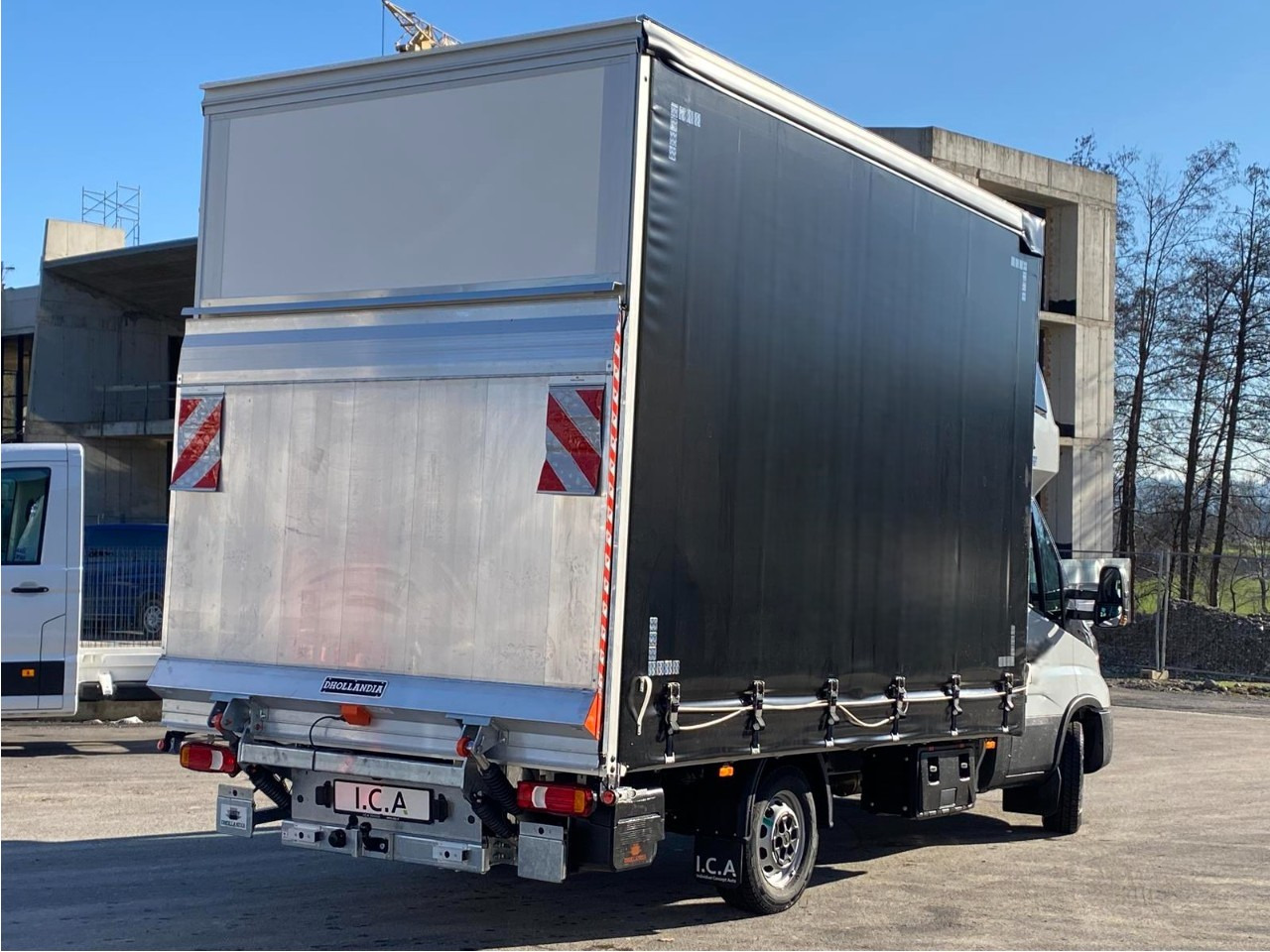 Véhicule utilitaire plateau baché neuf IVECO DAILY 35S18HP  D30C | PRITSCHE PLANE + SCHLAFKABINE + LADERAMPE: photos 7