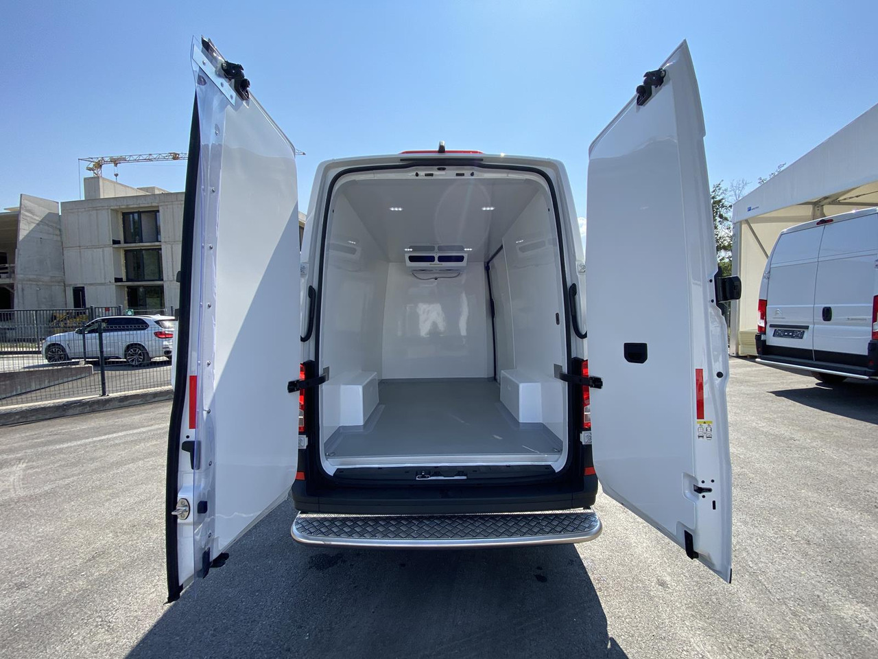 MAN TGE 3.140 L3H3 140PS RS3640mm/ FRISCHDIENST BIS 0 + KONVEKTA UNDERMODE - Véhicule utilitaire frigorifique: photos 3 MAN TGE 3.140 L3H3 140PS RS3640mm/ FRISCHDIENST BIS 0 + KONVEKTA UNDERMODE - Véhicule utilitaire frigorifique: photos 3