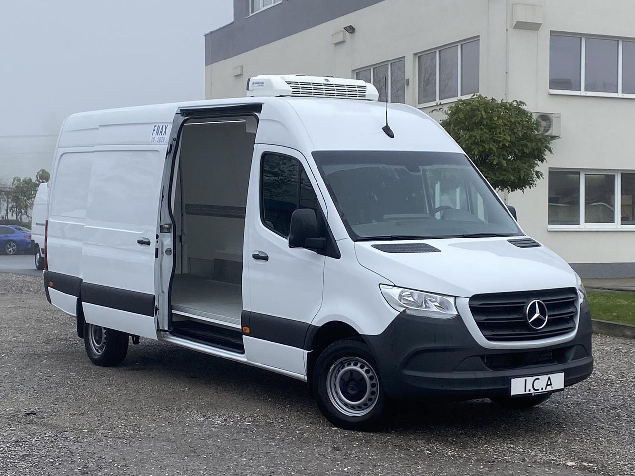 MERCEDES-BENZ SPRINTER 317 CDI L4H3 170PS AUTOMATIK FRISCHDIENST + KONVEKTA FK 3022 12-220V - Véhicule utilitaire frigorifique: photos 4 MERCEDES-BENZ SPRINTER 317 CDI L4H3 170PS AUTOMATIK FRISCHDIENST + KONVEKTA FK 3022 12-220V - Véhicule utilitaire frigorifique: photos 4