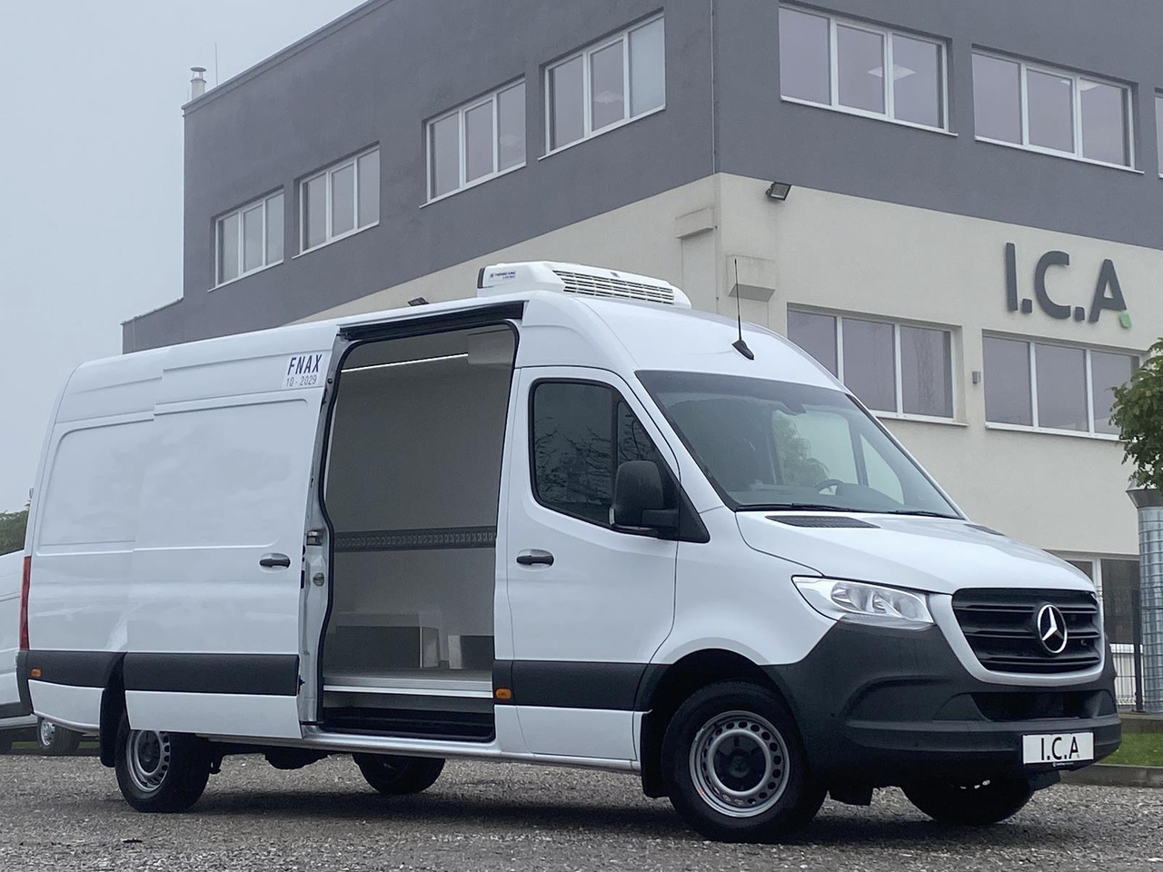 MERCEDES-BENZ SPRINTER 317 CDI L4H3 170PS AUTOMATIK FRISCHDIENST + KONVEKTA FK 3022 12-220V - Véhicule utilitaire frigorifique: photos 1 MERCEDES-BENZ SPRINTER 317 CDI L4H3 170PS AUTOMATIK FRISCHDIENST + KONVEKTA FK 3022 12-220V - Véhicule utilitaire frigorifique: photos 1