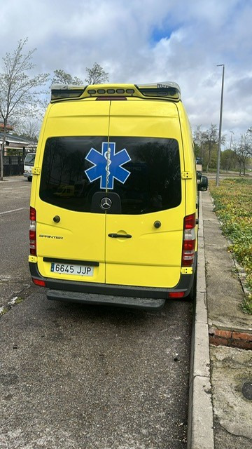 Mercedes Benz AMBULANCE Lot of 10 units Sprinter 313 CDI Automatic - Fourgon utilitaire: photos 2 Mercedes Benz AMBULANCE Lot of 10 units Sprinter 313 CDI Automatic - Fourgon utilitaire: photos 2