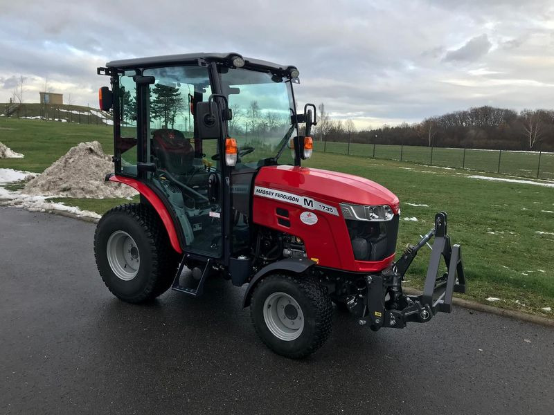 Massey Ferguson MF 1735 M HC - Micro tracteur: photos 3 Massey Ferguson MF 1735 M HC - Micro tracteur: photos 3
