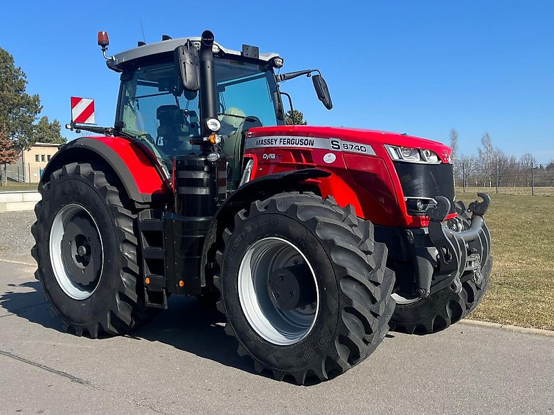 Massey Ferguson MF 8740 S "Exclusive Ausstattung" - Tracteur agricole: photos 1 Massey Ferguson MF 8740 S "Exclusive Ausstattung" - Tracteur agricole: photos 1
